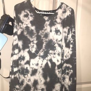 Long sleeve sweater/tee